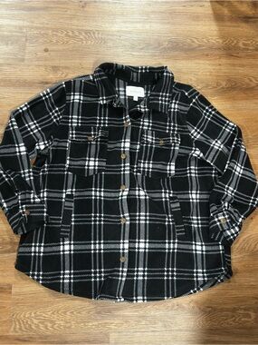 Ecothreads Black & White Plaid Button-Up Shirt - Womens